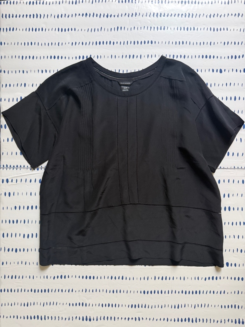 Club Monaco 100% Silk Black Short Sleeve Open Stitch Pintuck Detail Top